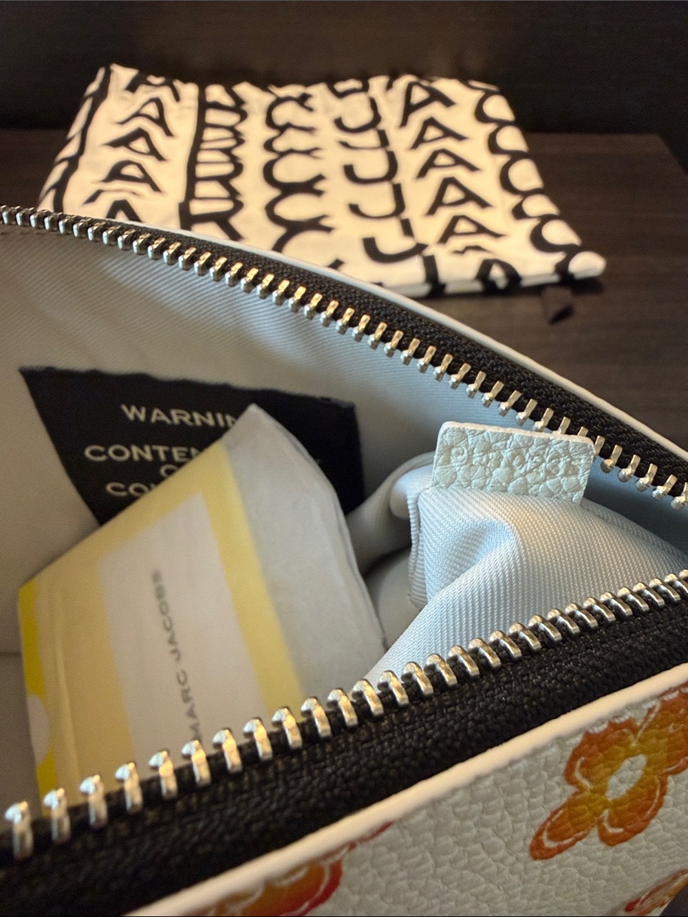 MARC JACOBS The Wild Daisy the Beauty Bag - Picture 5 of 7